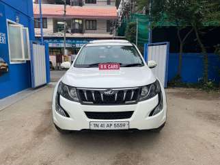 Mahindra XUV500 W10 AT